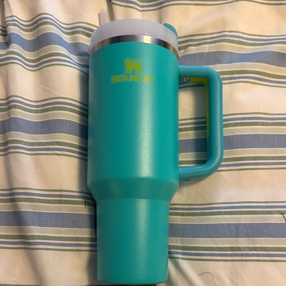 Stanley Quencher H2.0 FlowState Stainless Steel Tumbler 40oz Tropical Teal